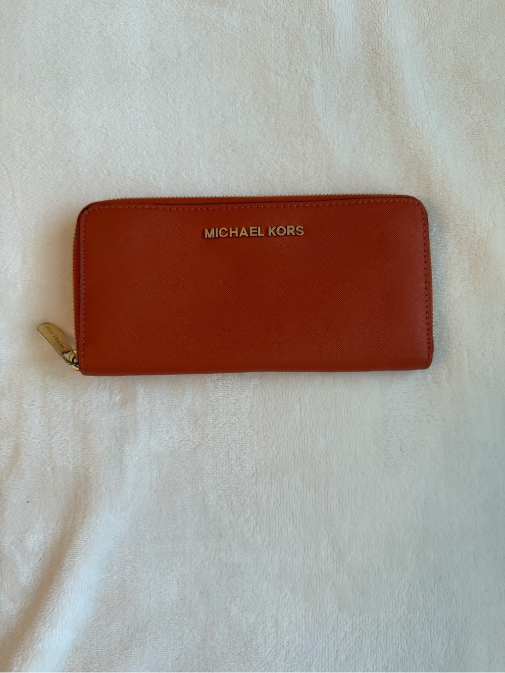 Michael Kors Jet Set Travel Large Leather Quarter-Zip Wallet
